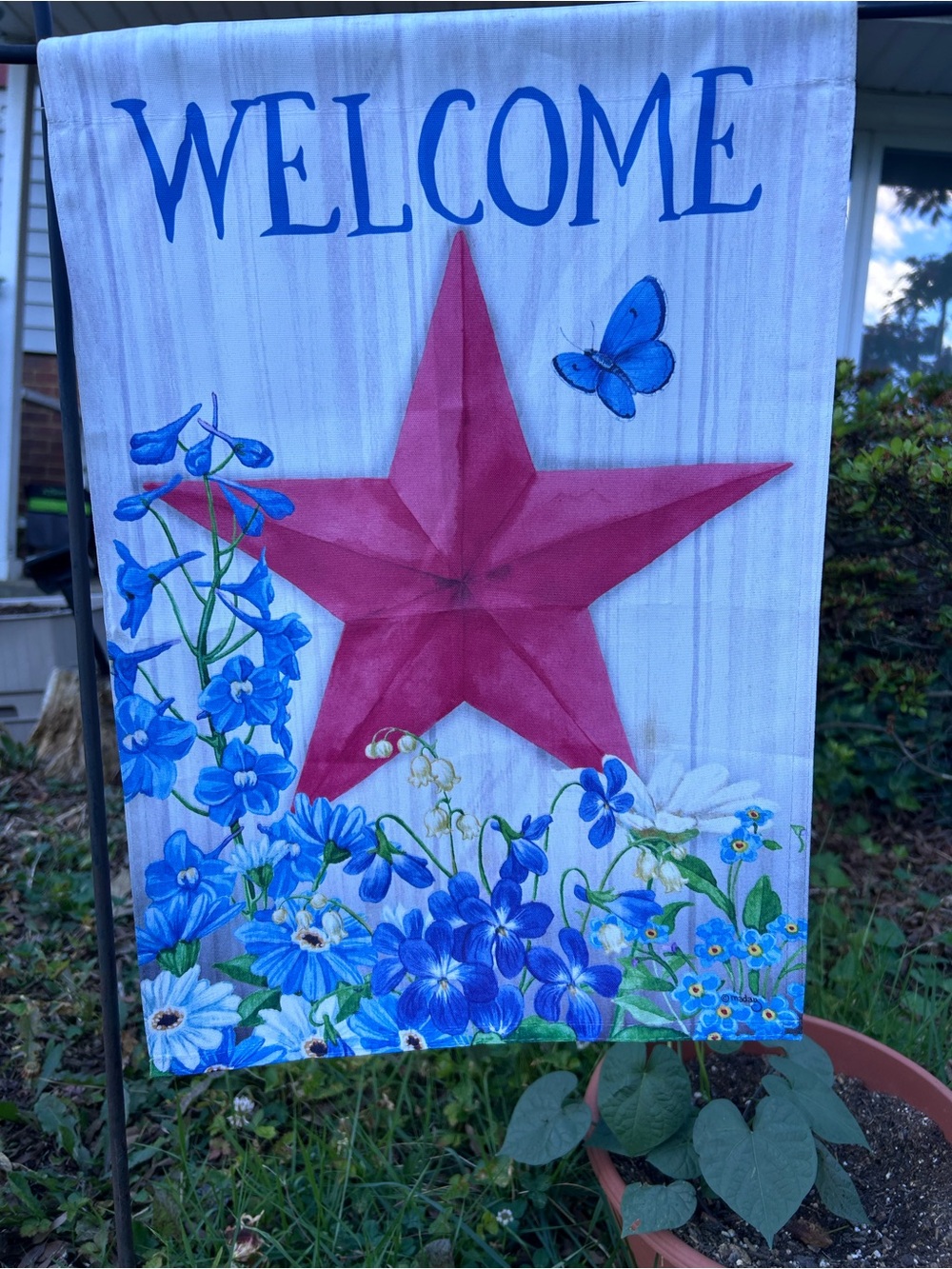 WELCOME Garden Flag with Red, White, and Blue. Red Star. 12” x 18”